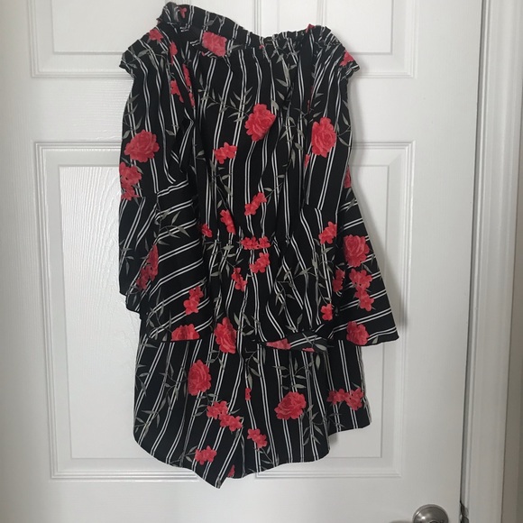 Floral Romper - Picture 2 of 3